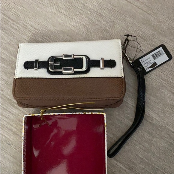 Guess wristlet wallet - Picture 3 of 4